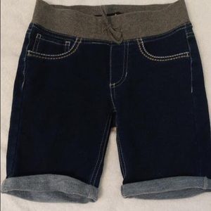 Girls Stretchy Bermuda Shorts!